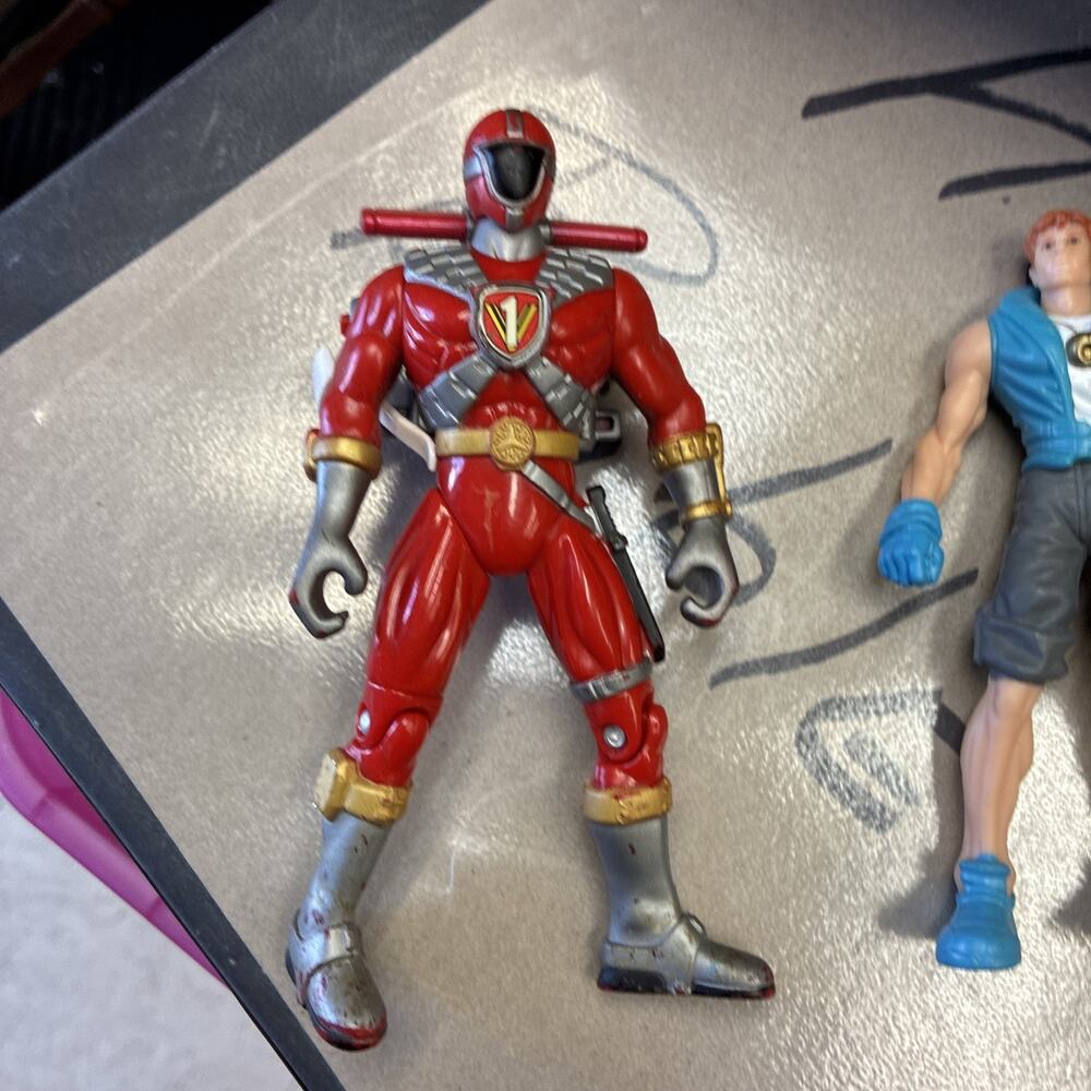Vintage 2001 Power Rangers Wild Force Savage Cycle Red Ranger RDM0042